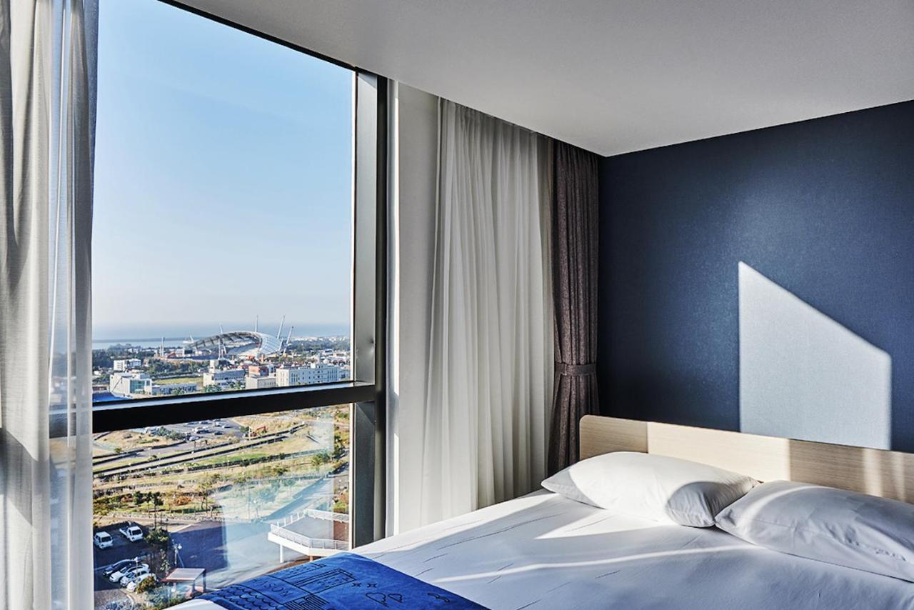 סאוגוויפו Jeju Pureun Hotel מראה חיצוני תמונה