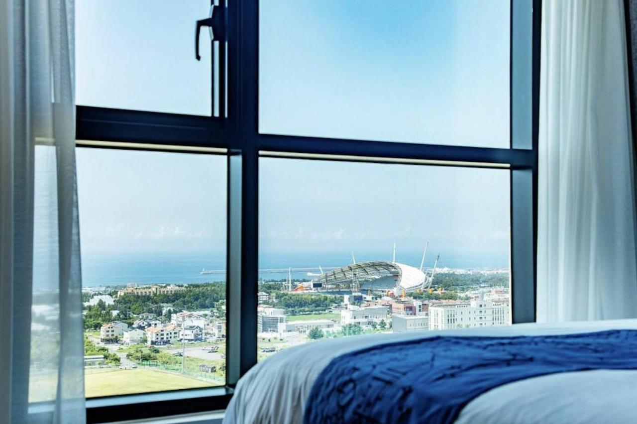 סאוגוויפו Jeju Pureun Hotel מראה חיצוני תמונה