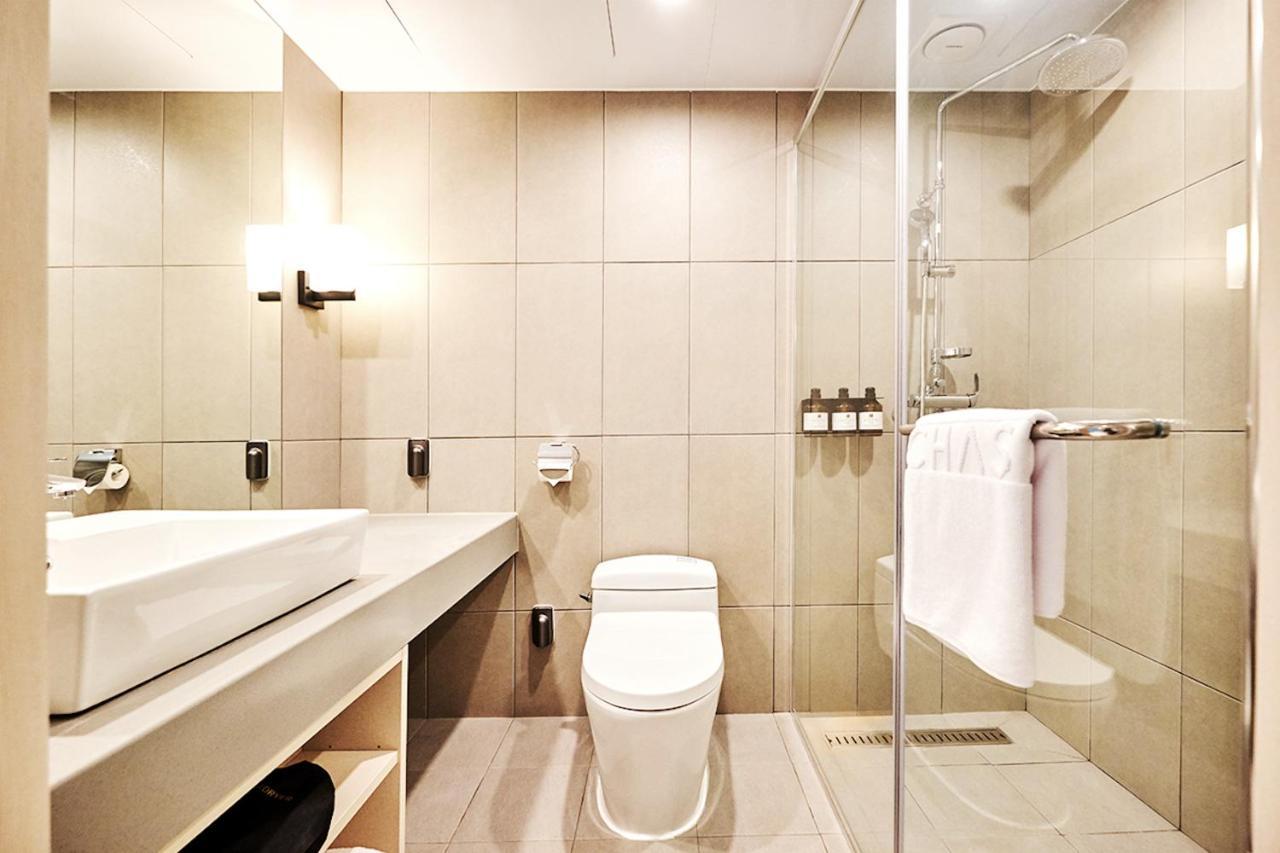 סאוגוויפו Jeju Pureun Hotel מראה חיצוני תמונה