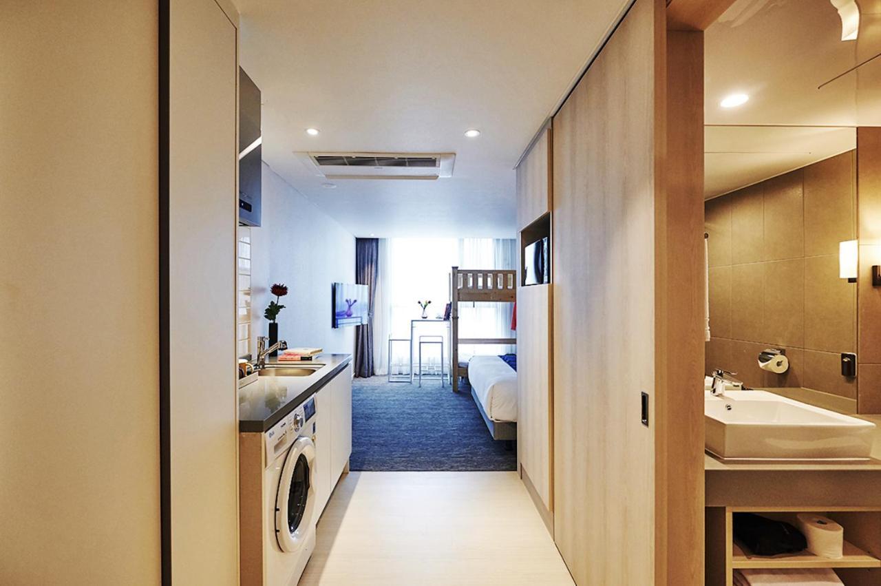 סאוגוויפו Jeju Pureun Hotel מראה חיצוני תמונה