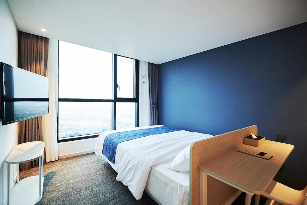 סאוגוויפו Jeju Pureun Hotel מראה חיצוני תמונה