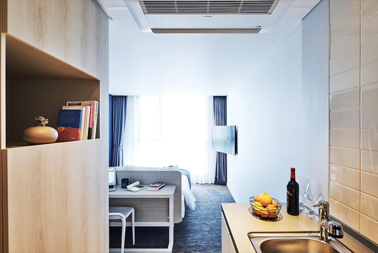 סאוגוויפו Jeju Pureun Hotel מראה חיצוני תמונה