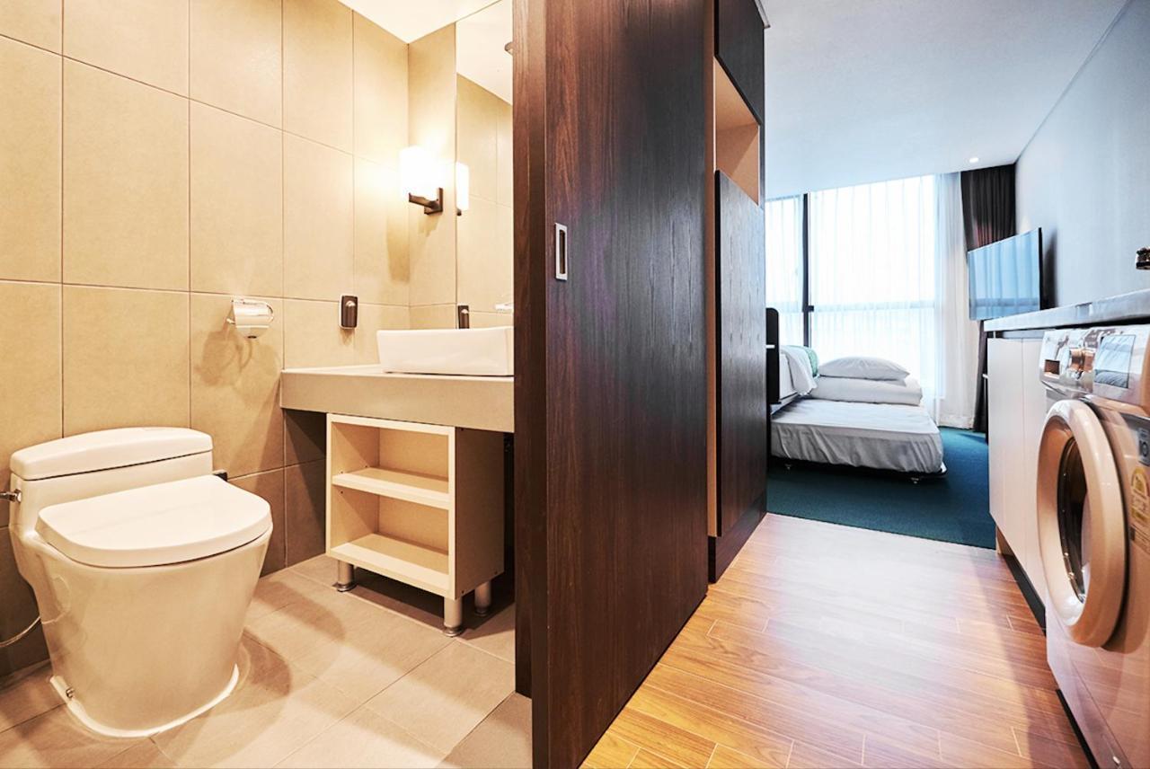 סאוגוויפו Jeju Pureun Hotel מראה חיצוני תמונה