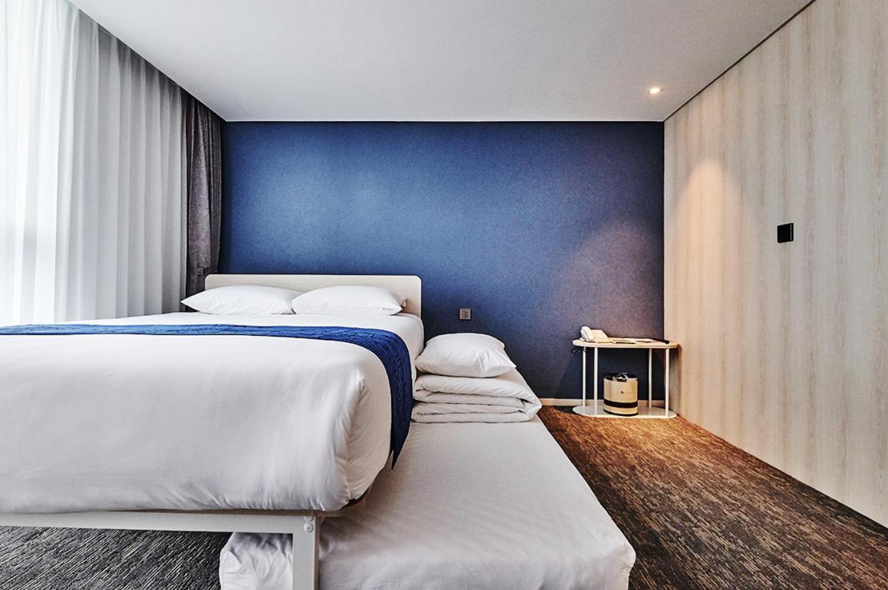 סאוגוויפו Jeju Pureun Hotel מראה חיצוני תמונה